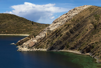 大海边的高山峻岭