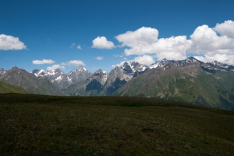 天空山峰自然风景图