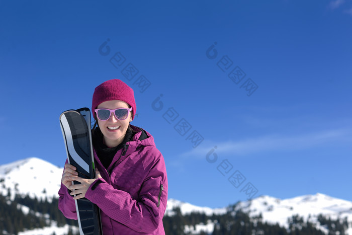 冬季旅游人物户外摄影图