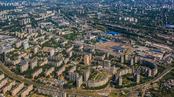 繁华城市的上空俯拍图