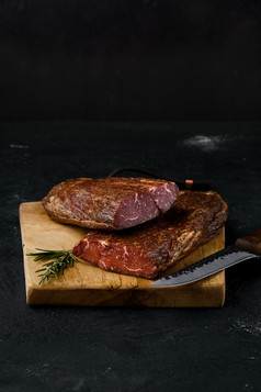 熏肉牛肉肉块摄影图