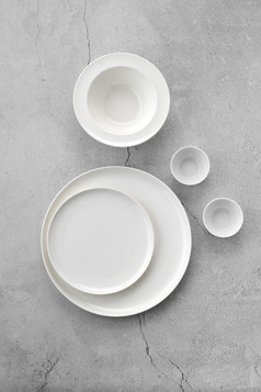 白色餐盘餐具摄影图