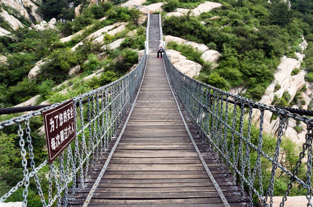 挂在嵩山道教名山桥 