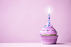 紫色的生日蛋糕