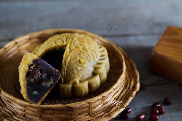  月饼, 中国中秋节食品.