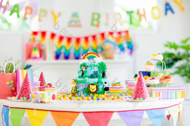 孩子们的<strong>生日蛋糕</strong>儿童丛林主题派对.