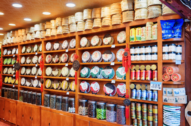 Wide range of traditional Chinese tea in the Old Town of Lijiang