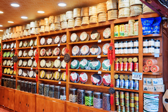 Wide range of traditional Chinese tea in the Old Town of Lijiang