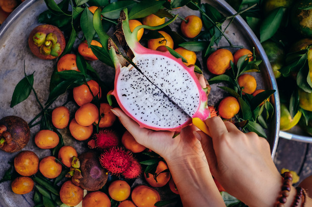 健康的热带水果和食材从顶视图