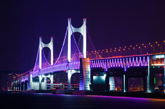 广安桥和晚上在釜山海云台.