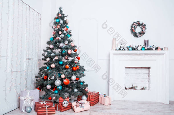 圣诞树的房间