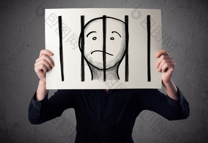 对我持有一份文件在监狱里的囚犯的商人图片-包图网企业站