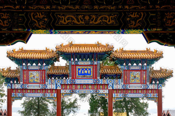 北京皇家颐和园 拱门。 <strong>翻译</strong>：