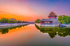 北京，中国紫禁城护城河黎明.