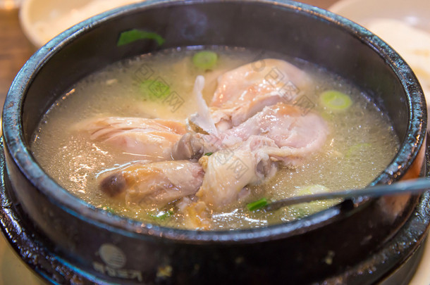 人参、 韩国食品鸡肉汤