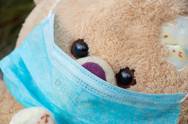 泰迪熊的医疗面具