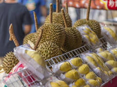 街头食品的耀华，曼谷，泰国榴莲