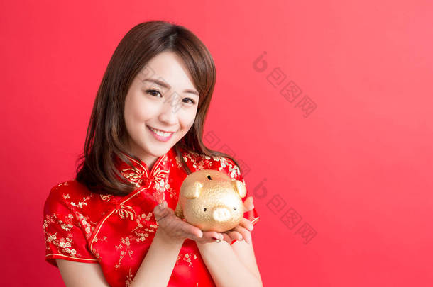 美丽女人穿<strong>旗袍</strong>