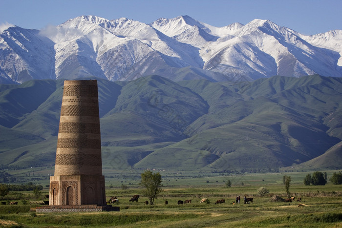古代暴雪塔位于著名的丝绸之路,吉尔吉斯斯坦