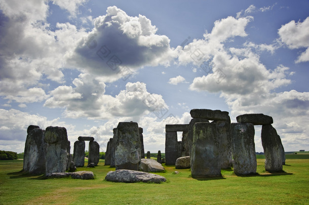 巨石阵，在<strong>英格兰</strong>的巨石纪念碑建在 3000bc 附近