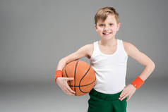 积极的男孩，篮球球