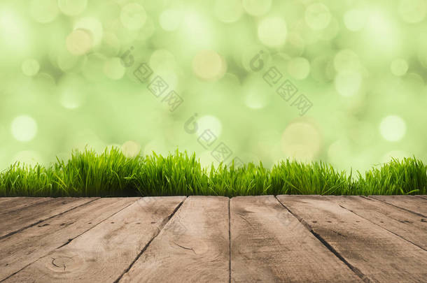 木板和草地