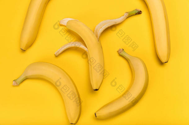 <strong>鲜黄色的香蕉</strong>