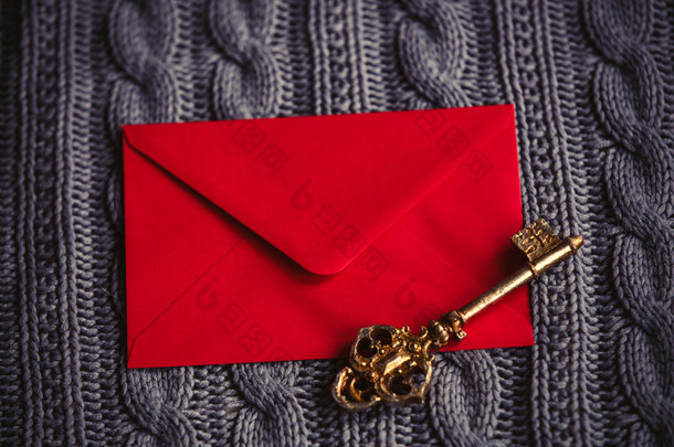 红色的信封和密钥 