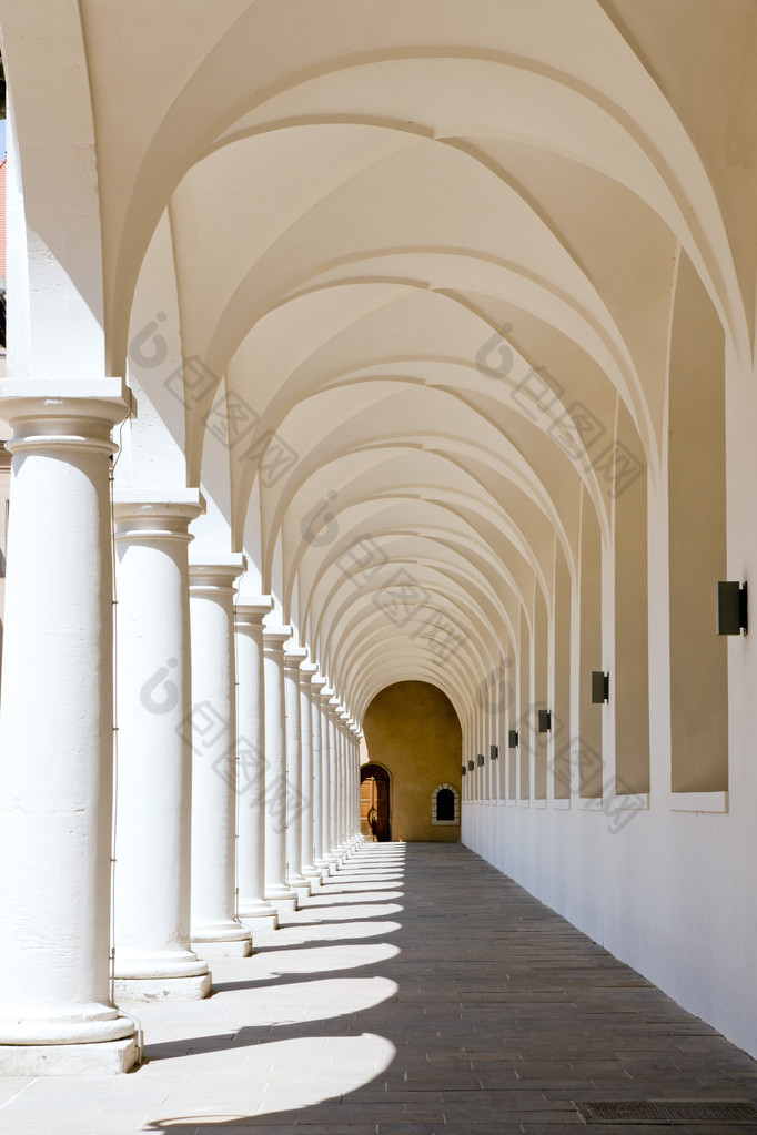 在的柱廊