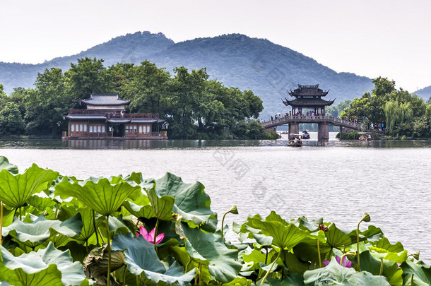 玉带桥和西湖查看在杭州，中国