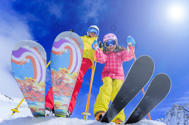<strong>滑雪</strong>、 <strong>滑雪</strong>、 太阳和冬天的乐趣 — — 享受<strong>滑雪</strong>度假的<strong>滑雪</strong>者