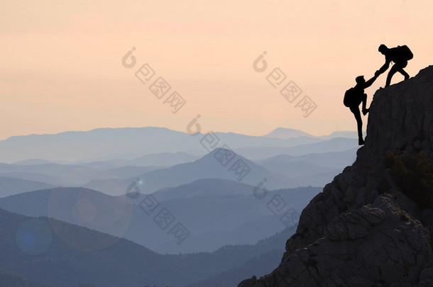 <strong>登山</strong>援助 & <strong>登山活动</strong>.