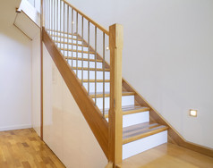 橡木和白色楼梯案例居家室内