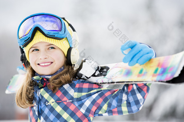 滑雪、 冬天好玩-可爱滑雪女孩享受滑雪假期