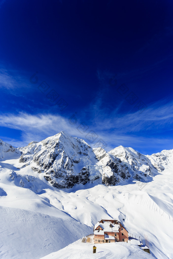 冬天山上，rifugio 心米兰 (schaubachhutte)