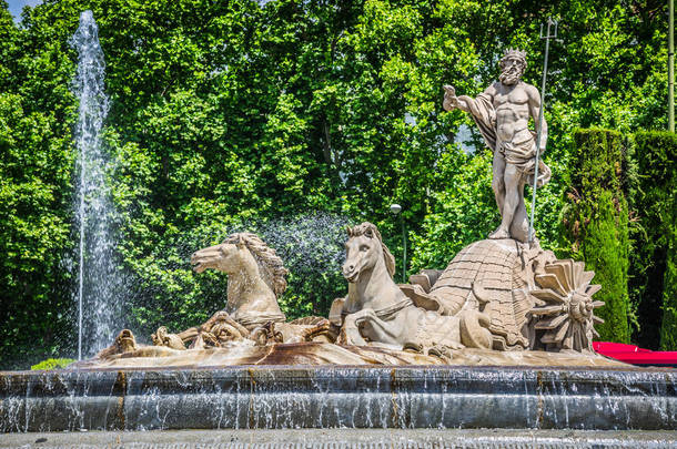 海王星 （奥尔德马德 neptuno 大道） 最著名的 l 之一喷泉
