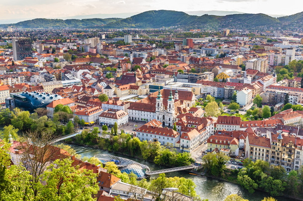 城中心-格拉茨，施蒂利亚州，奥地利的鸟瞰图