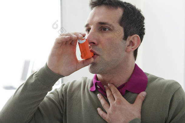 哮喘的治疗男人