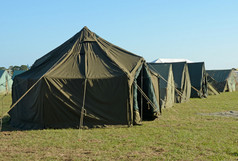 军事训练营