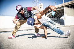 Breakdancers 执行技巧