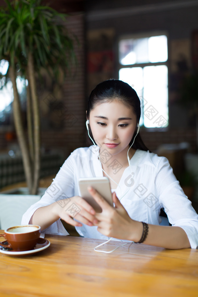 喝咖啡插画高清图片下载-喝咖啡插画图片-喝咖啡插画素材-包图网企业站