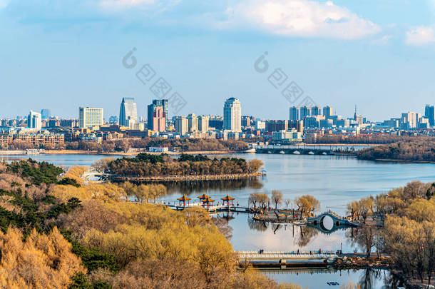 中国早春长春南湖公园景观