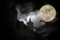 中世纪的满月