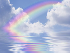 彩虹和云层的反射