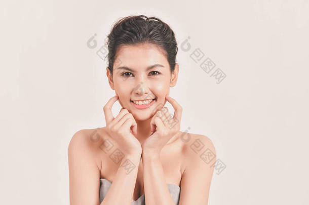 <strong>健康美丽</strong>的女人的概念。<strong>美丽</strong>的女人保持<strong>健康</strong>。<strong>美丽</strong>的妇女照顾皮肤<strong>健康</strong>。<strong>美丽</strong>的女孩在白色背景