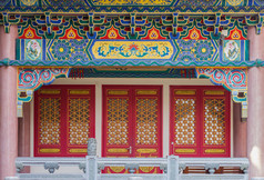 金龙带门的华人庙宇的体系结构