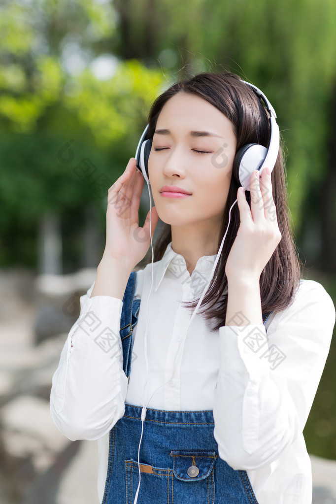 听音乐高清图片下载-听音乐图片-听音乐素材-包图网企业站