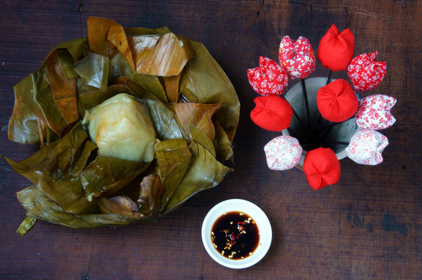 越南食品、 金字塔粽子