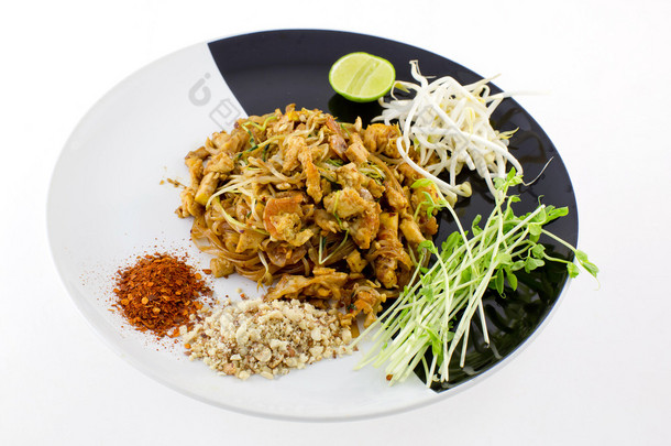 泰国菜: 垫泰国与虾米、 黄豆腐、 有机锡
