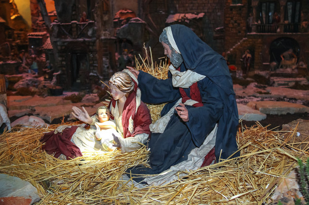 圣经主题雕塑创作。圣诞节场景，耶稣基督，玛丽和约瑟夫